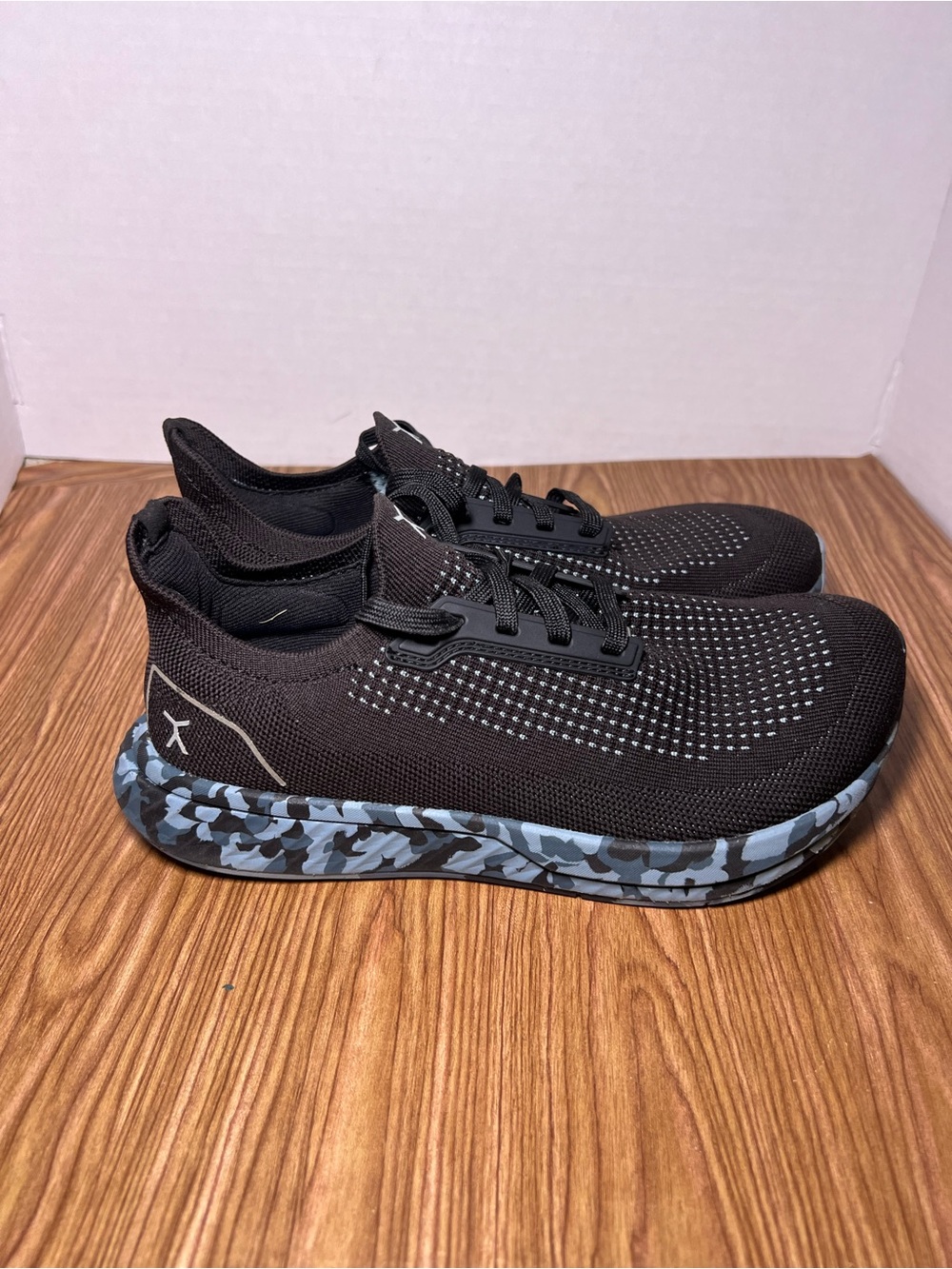 Flux Adapt Runner Women's Size 7.5 Black Camo Running Athletic Barefoot